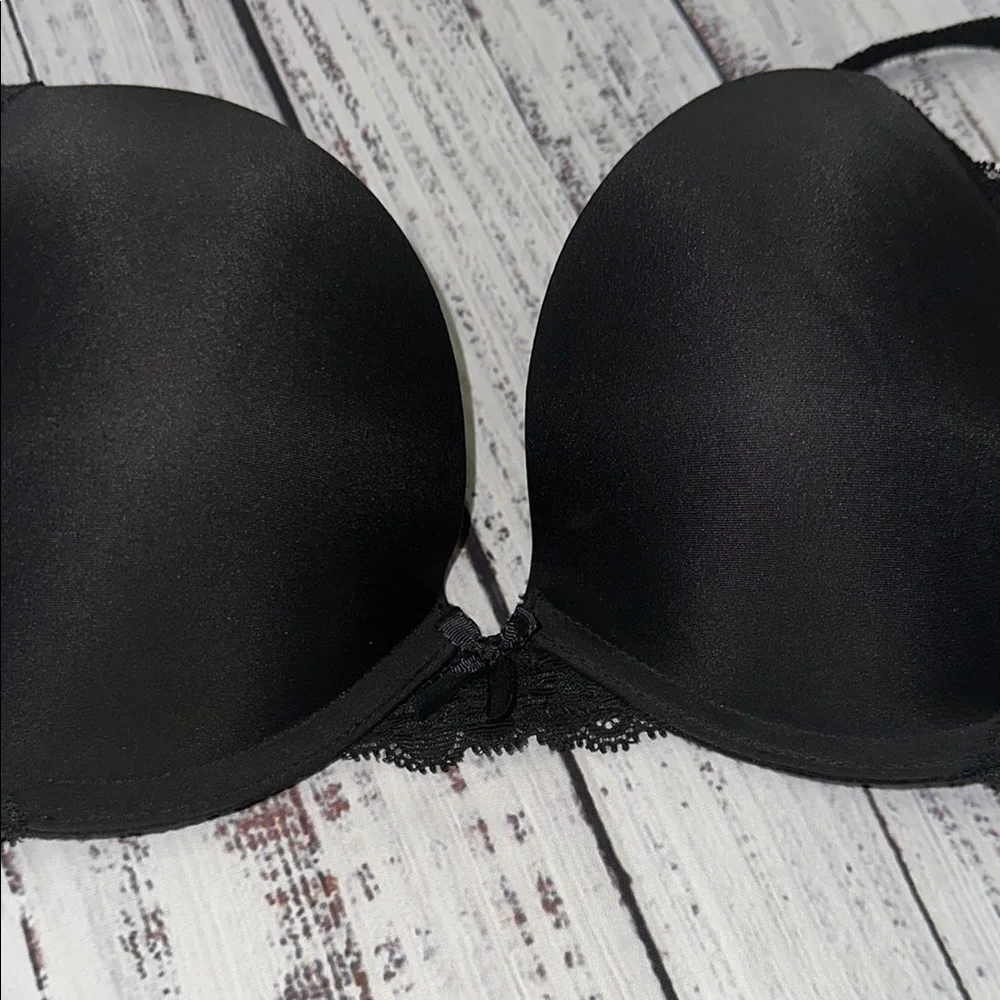 Victoria's Secret Black Bra with Molded‎ Cups and Adjustable Straps